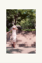 Hélène | Hélène First Dress | Ivory | 
気品漂うアイボリーが日常を彩る、ノースリーブのニットワンピース。
On Elegance .