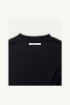 Hélène | Top | Giselle | Black | 
知性と気品を際立たせる、ジゼル。
ロングスリーブのしなやかな黒。
On Elegance .